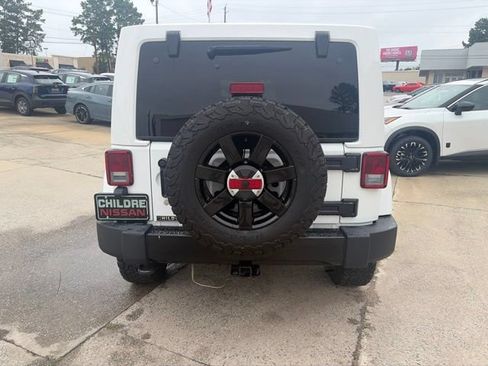 Used 2014 Jeep Wrangler Unlimited Sahara AWD/4WD image 7