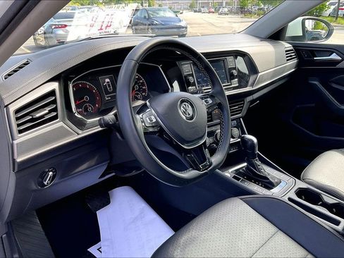 Used 2021 Volkswagen Jetta SE FWD image 17