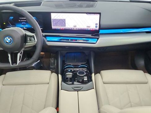 Used 2025 BMW i5 xDrive40 w/ M Sport Package image 91
