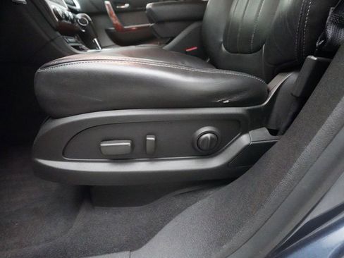 Used 2013 Chevrolet Traverse LTZ image 30