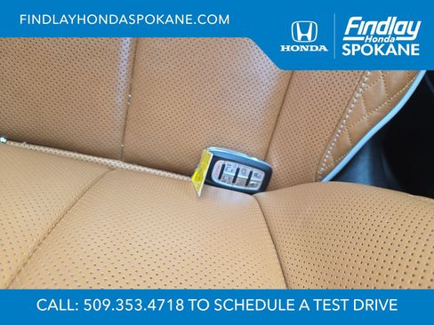 Used 2022 Chrysler Pacifica Pinnacle FWD image 19