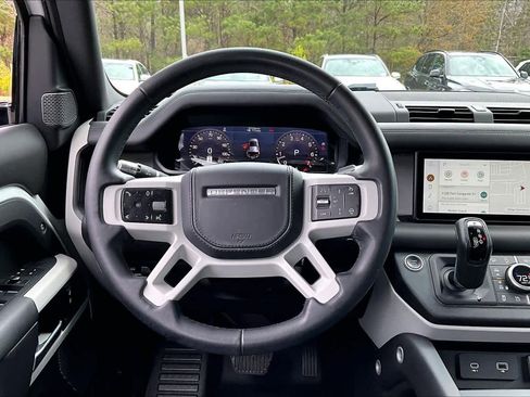 Used 2020 Land Rover Defender 110 HSE image 6