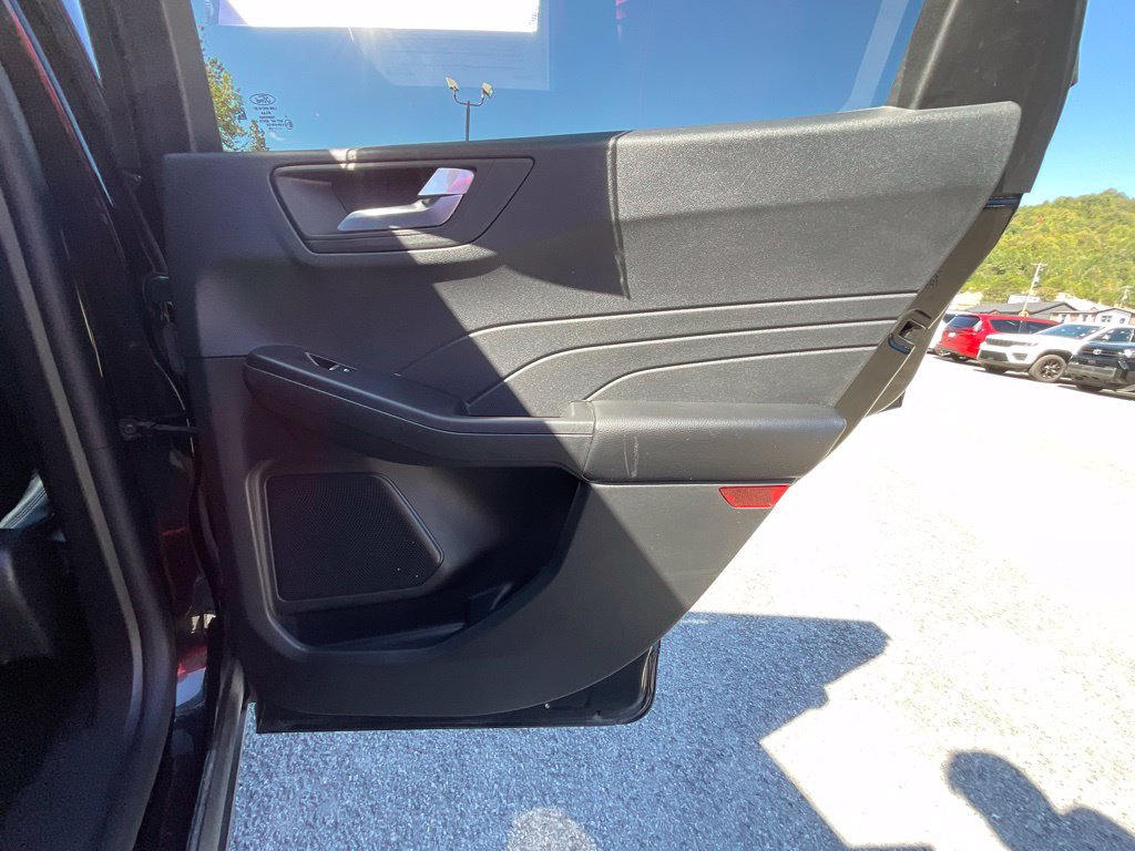 Used 2025 Ford Escape ST-Line Select AWD/4WD image 23