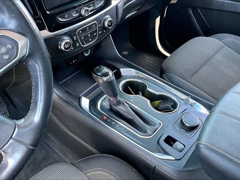 Used 2018 Chevrolet Traverse LT FWD image 8