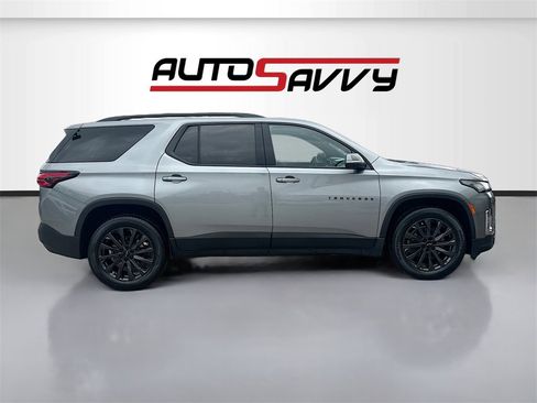 Used 2023 Chevrolet Traverse RS image 8
