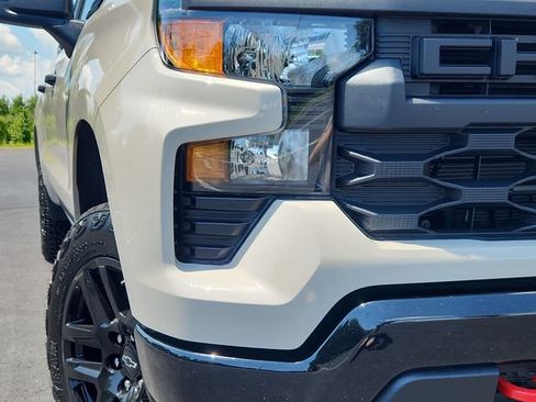 New 2026 Chevrolet Silverado 1500 Custom Trail Boss w/ LPO, Dark Essentials Package AWD/4WD image 9