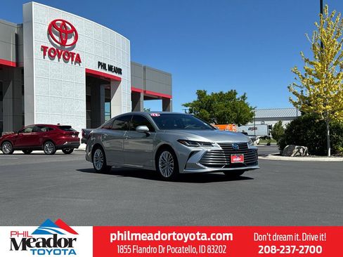Used 2019 Toyota Avalon Limited w/ Advanced Safety Package FWD image 1
