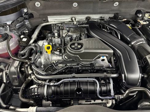 Used 2022 Volkswagen Taos SE image 33