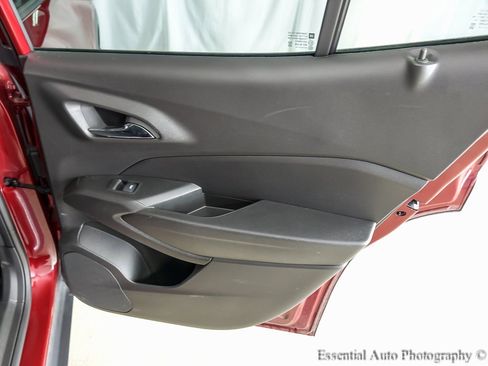 Used 2025 Chevrolet Trax RS w/ Driver Confidence Package image 21