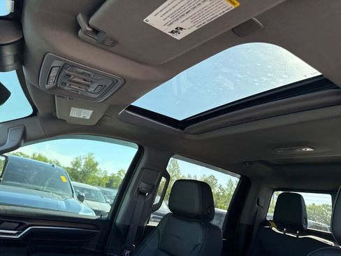 Used 2024 GMC Sierra 2500 Denali w/ Denali Reserve Package AWD/4WD image 6
