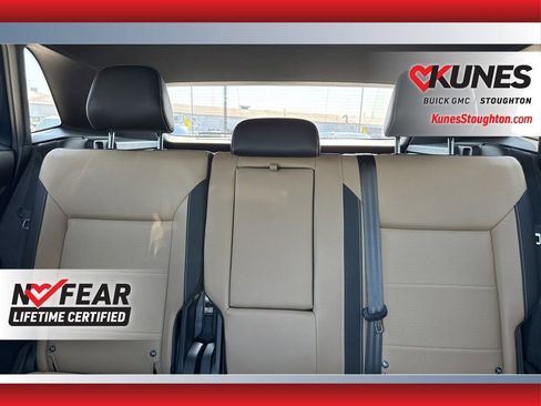 Used 2021 Volkswagen Atlas Cross Sport SE w/ Panoramic Sunroof Package image 37