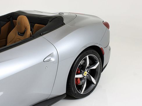 Certified 2023 Ferrari Portofino M RWD image 20
