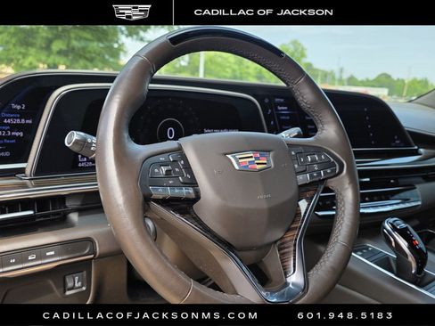 Certified 2023 Cadillac Escalade Premium Luxury AWD/4WD image 10