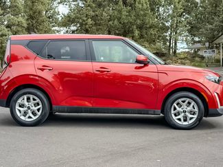Used 2024 Kia Soul LX w/ Option Group 015 FWD video 3