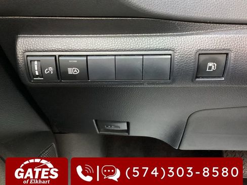 Used 2025 Toyota Corolla LE image 18