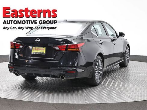 Used 2024 Nissan Altima 2.5 SV w/ SV Premium Package FWD image 5