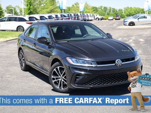 Used 2025 Volkswagen Jetta Sport FWD image 2