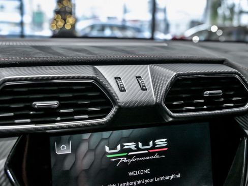 Used 2023 Lamborghini Urus Performante image 33