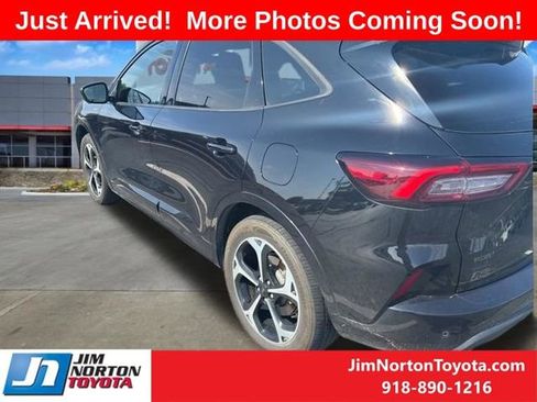 Used 2023 Ford Escape ST-Line Select w/ Tech Pack #2 AWD/4WD image 9