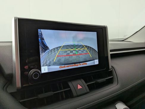 Used 2024 Toyota RAV4 XLE FWD image 6