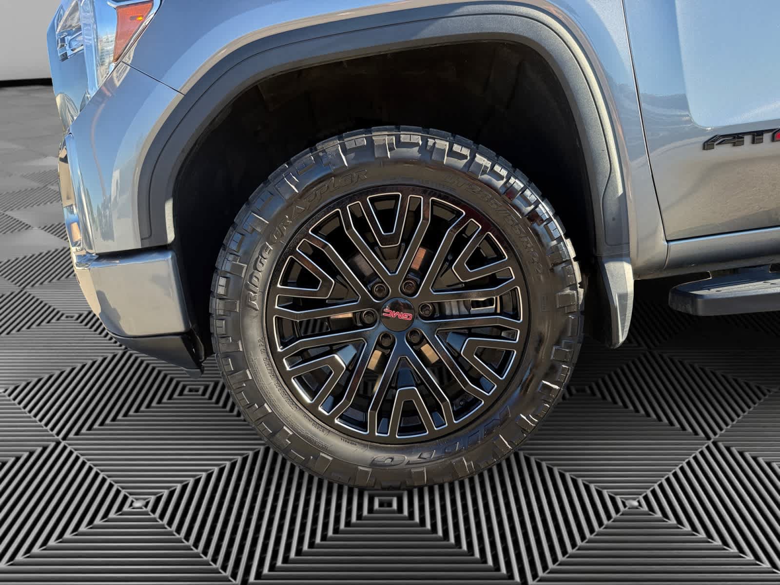Used 2020 GMC Sierra 1500 AT4 w/ Off-Road Performance Package AWD/4WD image 9