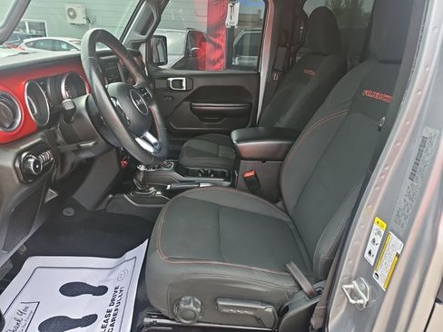Used 2018 Jeep Wrangler Unlimited Rubicon AWD/4WD image 13