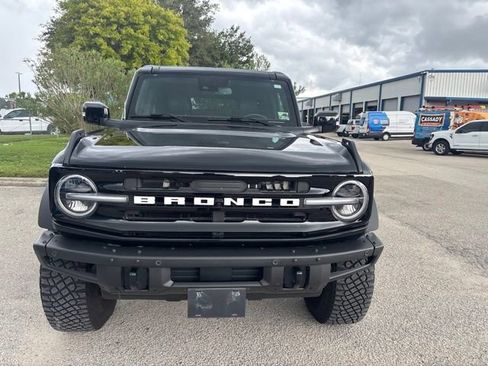 Used 2023 Ford Bronco Outer Banks w/ Sasquatch Package AWD/4WD image 2