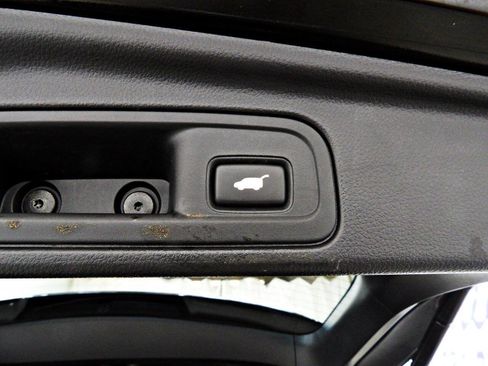 Used 2020 Honda Pilot Black Edition image 15