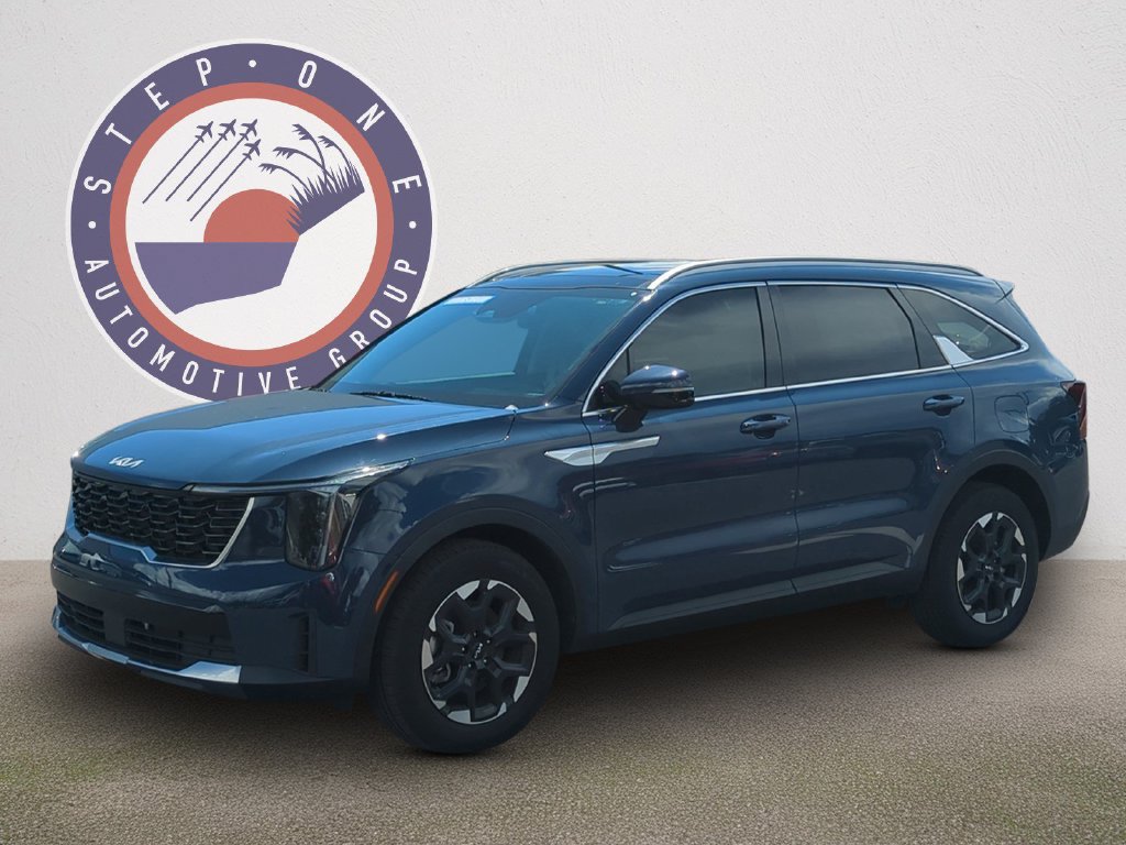 Used 2025 Kia Sorento S w/ Panoramic Sunroof Package FWD image 2