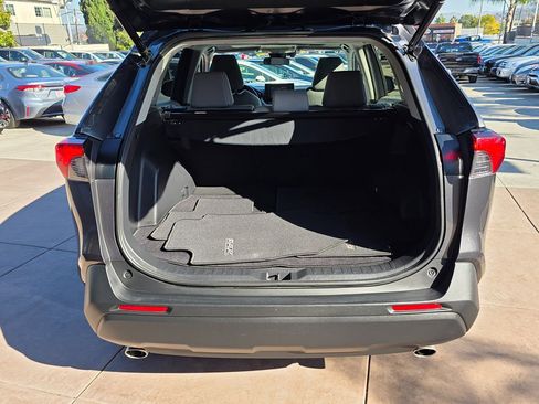 Used 2020 Toyota RAV4 XLE Premium image 19