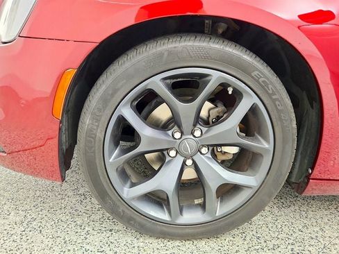 Used 2022 Chrysler 300 S RWD image 9