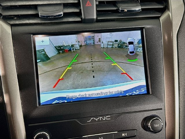 Used 2019 Ford Fusion SE FWD image 29