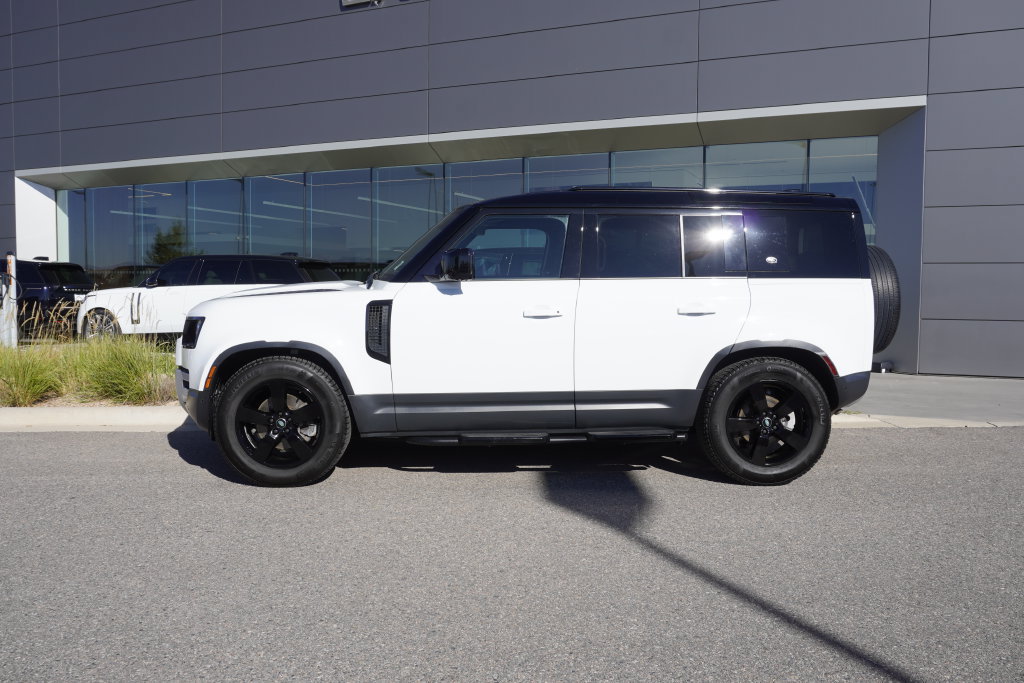 Used 2022 Land Rover Defender 110 S AWD/4WD image 8