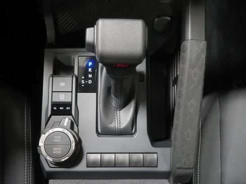 Used 2024 Toyota Tacoma TRD Sport image 36