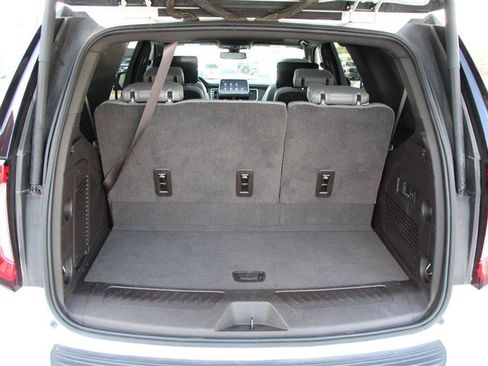 Used 2021 GMC Yukon SLT w/ SLT Luxury Plus Package AWD/4WD image 19