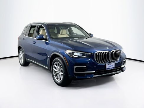 Used 2022 BMW X5 xDrive40i w/ Premium Package image 3