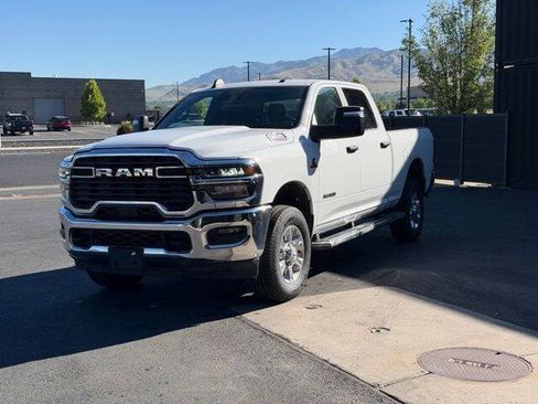 Used 2025 RAM 2500 Big Horn AWD/4WD image 7