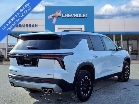 Used 2024 Chevrolet Traverse Z71 image 4