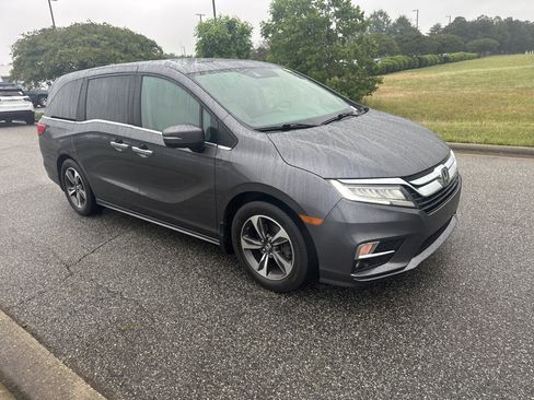 Used 2020 Honda Odyssey Touring image 2