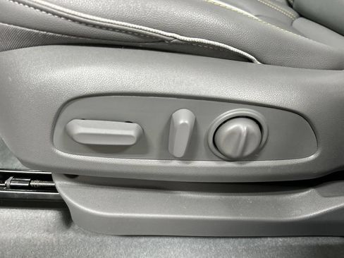 Certified 2023 Chevrolet Bolt EUV Premier w/ Sun & Sound Package FWD image 10