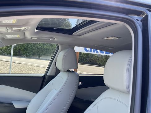 Certified 2023 Hyundai Kona Limited FWD image 22