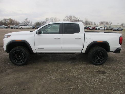 New 2026 GMC Canyon Elevation image 9