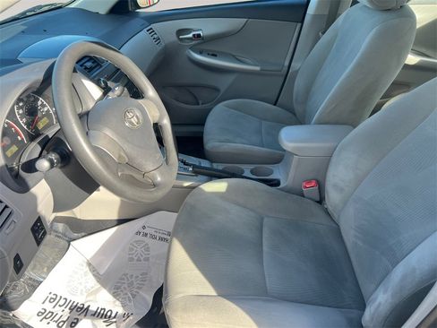Used 2011 Toyota Corolla LE image 9