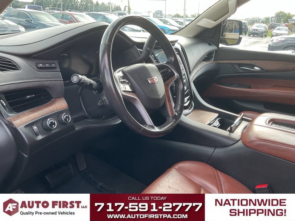 Used 2020 Cadillac Escalade ESV Luxury AWD/4WD image 6