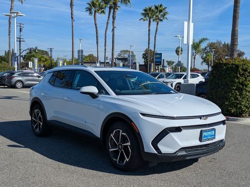 Used 2026 Chevrolet Equinox EV LT w/ LPO, All-Weather Mat Package image 7