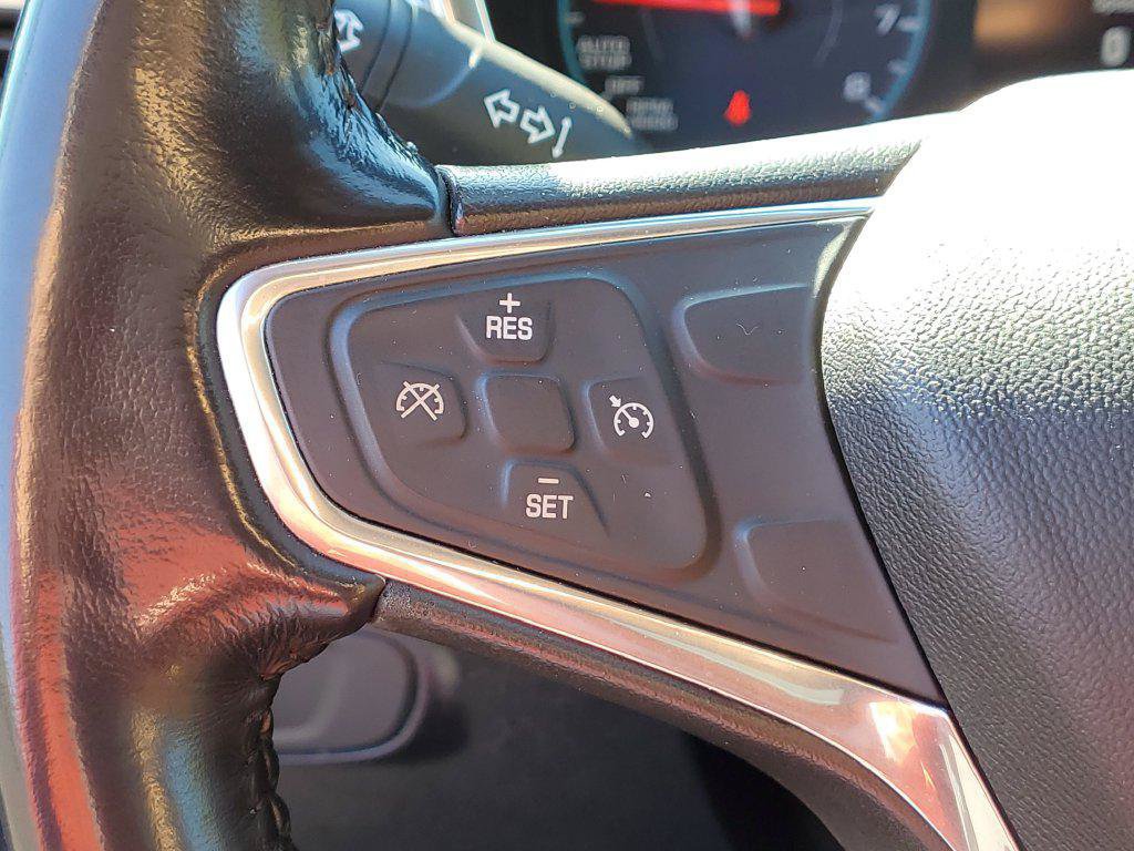 Used 2018 Chevrolet Equinox LT w/ LPO, Blackout Package AWD/4WD image 9