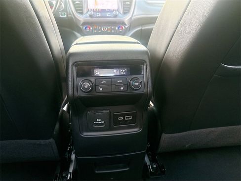Used 2022 GMC Acadia AT4 w/ Technology Package image 27