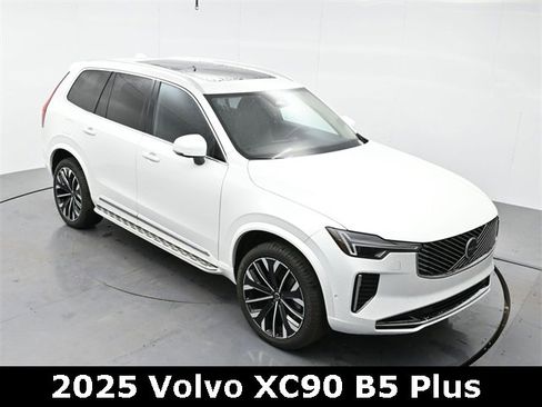Used 2025 Volvo XC90 B5 Plus w/ Protection Package Premier image 34