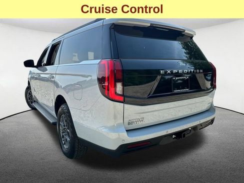 Used 2025 Ford Expedition Max Active AWD/4WD image 11