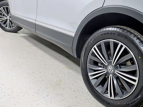 Used 2019 Volkswagen Tiguan SEL w/ 3rd Row Seat Package image 12